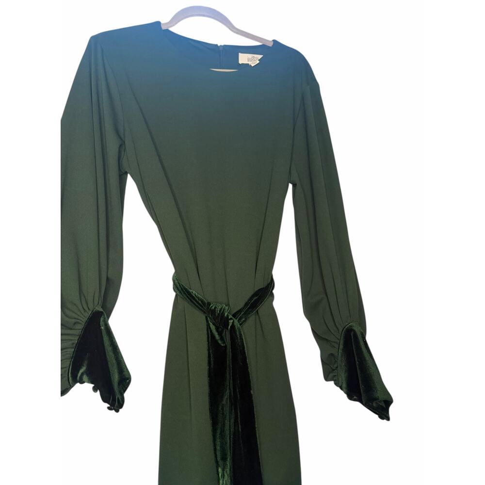 Belle Badgley Mischka Green Dress with Velvet Cuffs and Belt - Size 12 - Picture 4 of 14